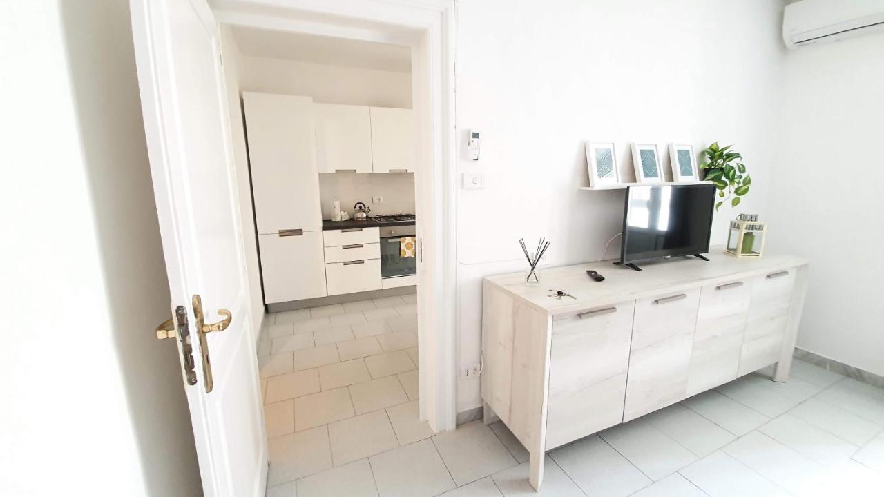Twin Room Apulia Apartment - Bari Centro المظهر الخارجي الصورة