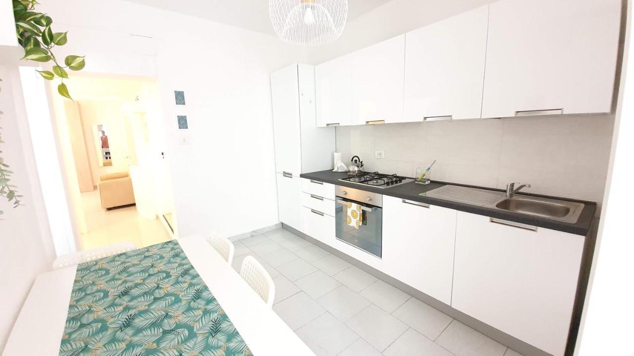 Twin Room Apulia Apartment - Bari Centro المظهر الخارجي الصورة